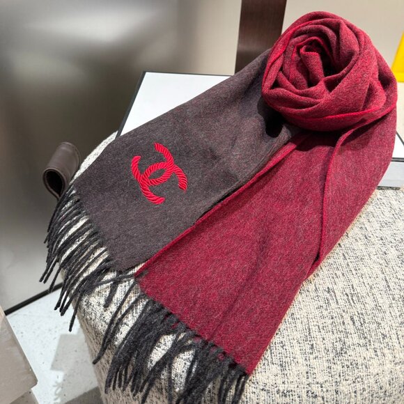 Women's Chanel Scarf - Picture 1 of 6